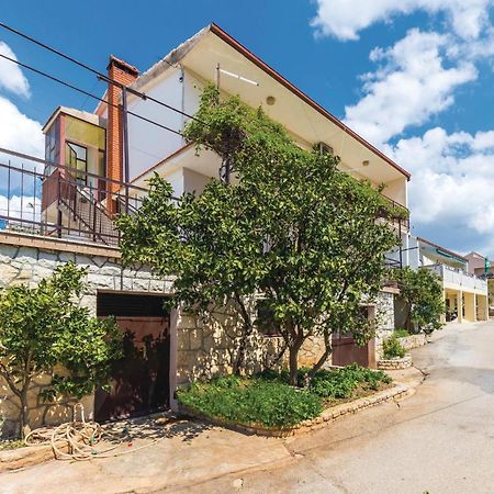 3 Bedroom Nice Apartment In Seget Vranjica Exterior photo