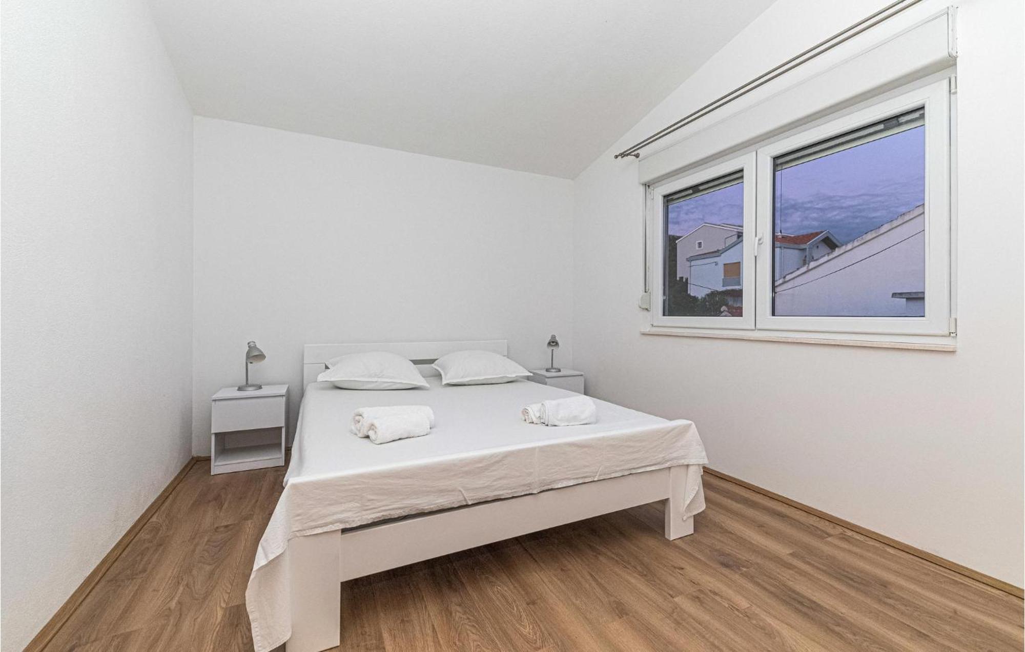 3 Bedroom Nice Apartment In Seget Vranjica Exterior photo